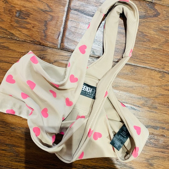 Beach Riot Twist Top in Famous Taupe Heart XS - Picture 6 of 8